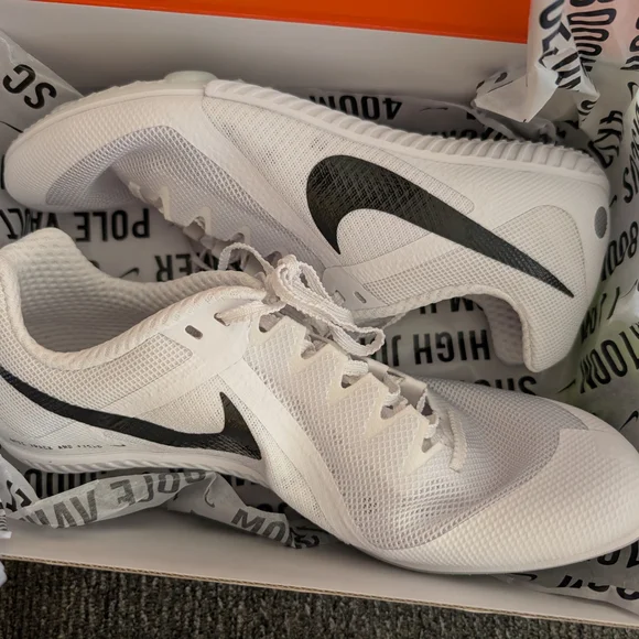 Zoom White Black Athletic Shoes Lightweight Performance - Picture 6 of 6